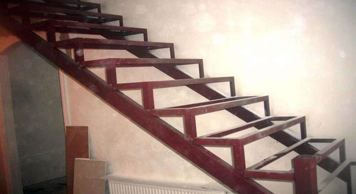 Металлическая лестница с деревянными ступенями своими руками
